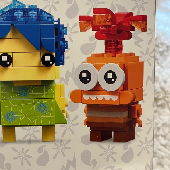 Lego Inside Out 2 Brick Headz 40749 NEW Joy Sadness Anxiety - Picture 6 of 9